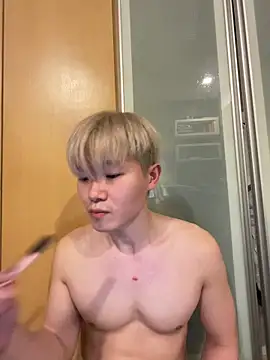 Snapshot of zachlee_69 chatting on March 3, 8:04 pm zachlee 69 online show from March 3, 8:04 pm