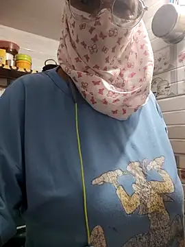 meenu bhabhi547 online show from September 25, 2:26 am