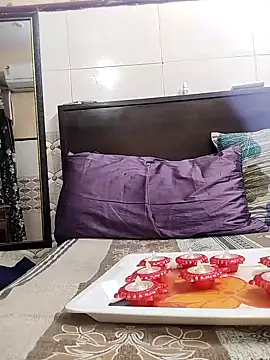 meenu bhabhi547 online show from October 17, 2:04 am