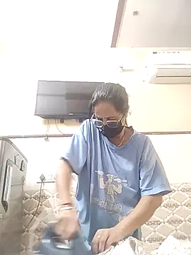 meenu bhabhi547 online show from February 19, 3:02 am