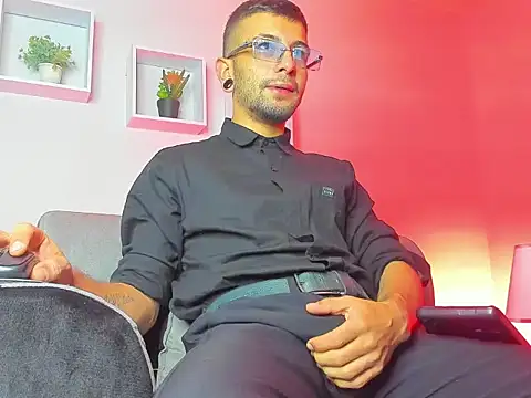 Tayler bennet  online show from September 20, 3:40 am