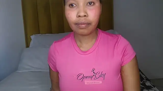 Snapshot of Bella_2025 chatting on March 11, 6:30 am Bella 2025 online show from March 11, 6:30 am