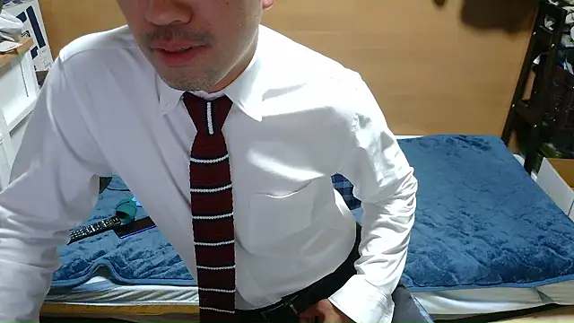 Snapshot of erosuke9 chatting on December 16, 12:32 pm erosuke9 online show from December 16, 12:32 pm