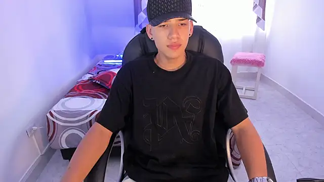 maxthomson boy online show from September 10, 8:31 pm