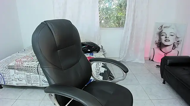maxthomson boy online show from September 29, 7:40 pm