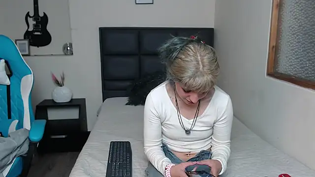 Amnesia  online show from November 6, 1:12 pm