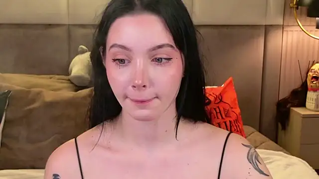 Snapshot of Goldy_Stark chatting on October 18, 8:31 pm Goldy Stark online show from October 18, 8:31 pm