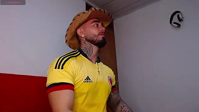 tommyblessd1 online show from November 10, 6:01 am