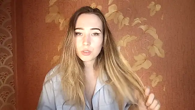 Awora Wolf online show from September 18, 8:33 pm