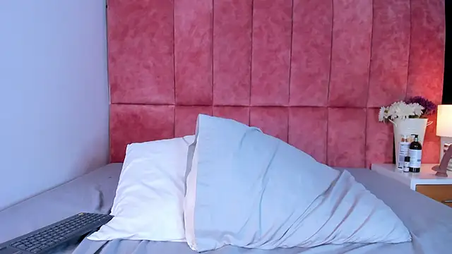 kittyy milk 001 online show from January 9, 8:32 pm