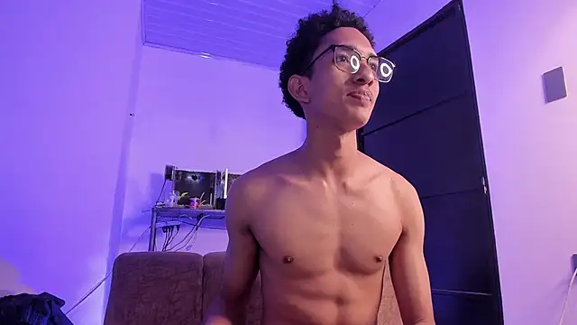 Snapshot of Cj_davis_ chatting on November 3, 6:47 am Cj davis online show from November 3, 6:47 am