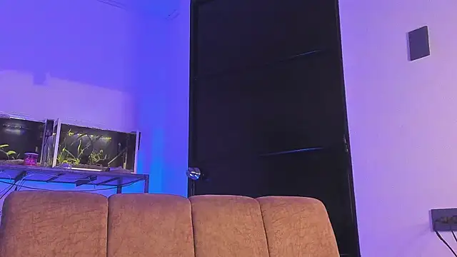 Snapshot of Cj_davis_ chatting on November 10, 4:44 am Cj davis online show from November 10, 4:44 am