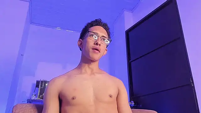 Snapshot of Cj_davis_ chatting on November 13, 4:00 am Cj davis online show from November 13, 4:00 am