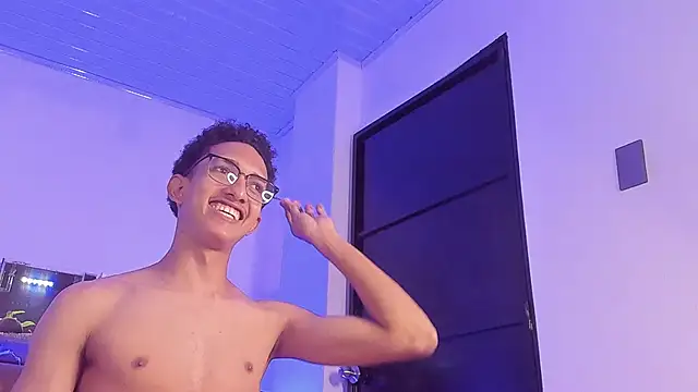 Snapshot of Cj_davis_ chatting on November 16, 9:53 pm Cj davis online show from November 16, 9:53 pm