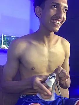 Snapshot of Cj_davis_ chatting on November 20, 4:23 am Cj davis online show from November 20, 4:23 am