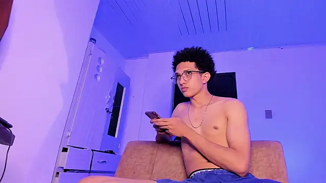 Cj davis  online show from April 8, 3:50 am