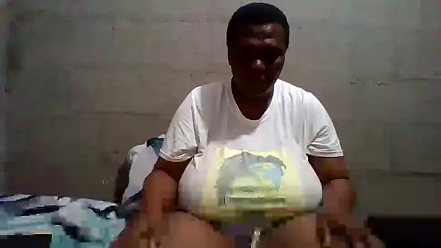 Snapshot of lolla01sweetness chatting on May 21, 1:12 am lolla01sweetness online show from May 21, 1:12 am