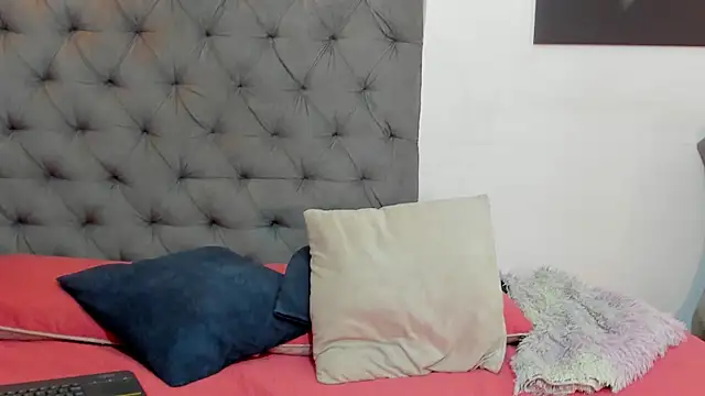 nahiroby ebony online show from May 19, 5:19 pm
