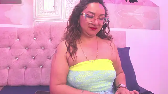 leyla smithh online show from October 27, 12:20 pm