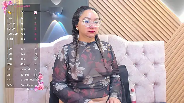 leyla smithh online show from November 16, 2:00 pm