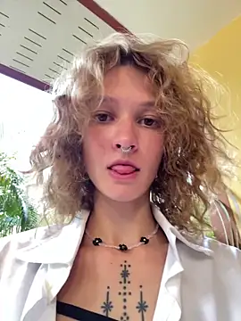 Snapshot of __grace__ chatting on February 2, 10:14 am grace online show from February 2, 10:14 am