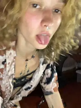 Snapshot of __grace__ chatting on March 3, 10:32 am grace online show from March 3, 10:32 am