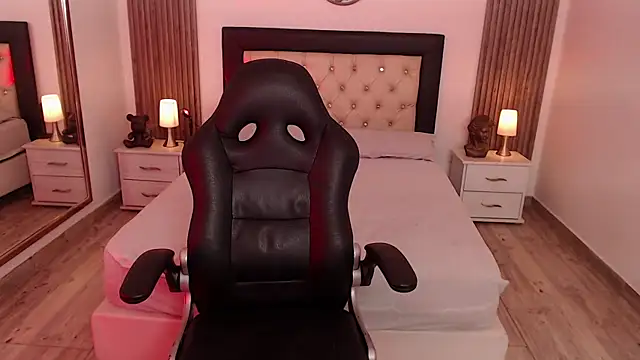 Red kytty6 online show from October 7, 7:55 pm