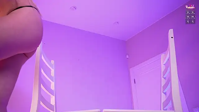 Miablueye online show from April 7, 4:40 pm