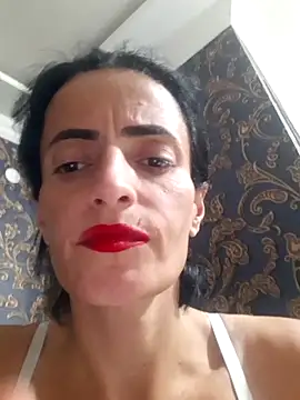 Snapshot of Gecenin_Kralicesi chatting on November 6, 6:42 pm Gecenin Kralicesi online show from November 6, 6:42 pm