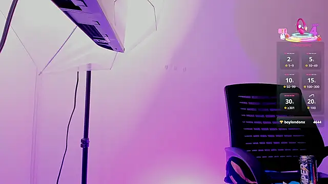 MiaaFarrel online show from October 26, 8:20 am