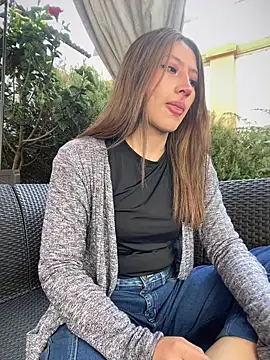 KloePink  online show from December 17, 1:17 pm