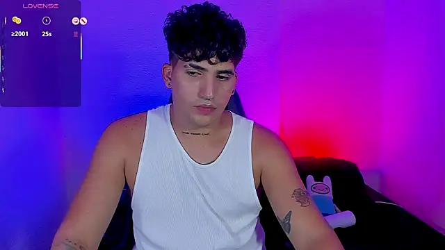 Snapshot of Saturn_boy chatting on November 5, 3:28 am Saturn boy online show from November 5, 3:28 am