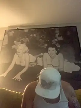 Snapshot of Hothotboyg chatting on November 13, 1:48 am Hothotboyg online show from November 13, 1:48 am