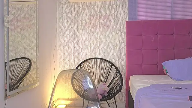 Snapshot of elzafuentes1 chatting on July 10, 8:00 pm elzafuentes1 online show from July 10, 8:00 pm