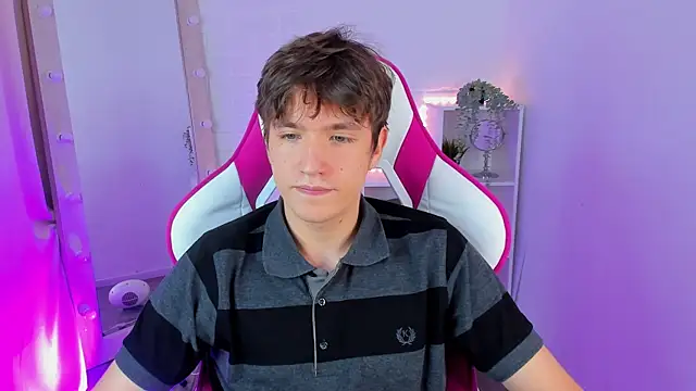 Ethan Rivers online show from October 2, 9:00 pm