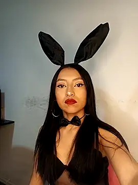 Snapshot of Luna_Moo_ chatting on October 10, 4:33 am Luna Moo online show from October 10, 4:33 am