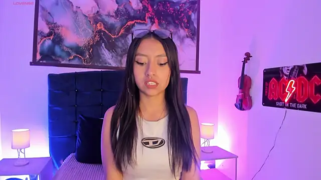 Snapshot of Luna_Moo_ chatting on November 29, 11:52 pm Luna Moo online show from November 29, 11:52 pm