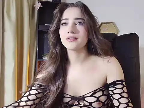 Snapshot of StefannyCipriani chatting on September 9, 12:43 am StefannyCipriani online show from September 9, 12:43 am