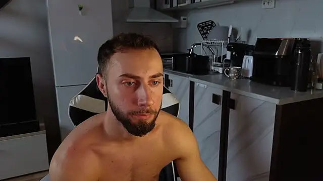 RyanStorm  online show from November 11, 12:05 pm