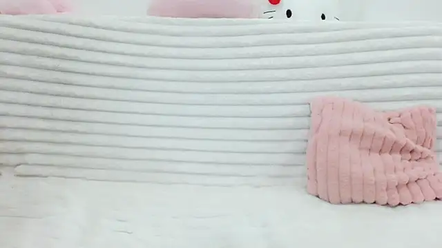 Emmahahaha17 online show from February 5, 3:27 pm