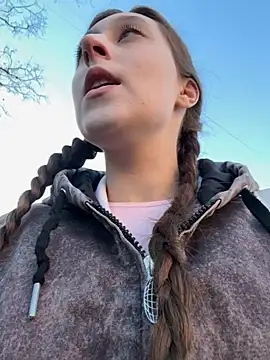 Snapshot of FroggyAnna chatting on October 19, 12:50 pm FroggyAnna online show from October 19, 12:50 pm