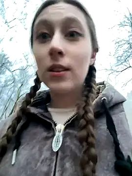 Snapshot of FroggyAnna chatting on October 26, 2:12 pm FroggyAnna online show from October 26, 2:12 pm