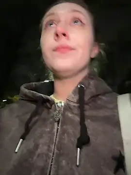 Snapshot of FroggyAnna chatting on October 29, 3:58 pm FroggyAnna online show from October 29, 3:58 pm