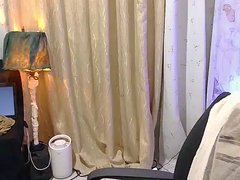 honeyLushess online show from November 12, 8:59 am