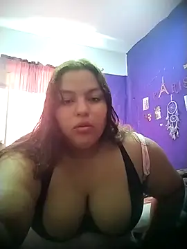 Snapshot of Princesacurvy chatting on September 9, 4:17 pm Princesacurvy online show from September 9, 4:17 pm