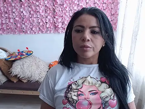 estrellahot01 online show from September 14, 3:00 pm