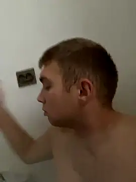 Snapshot of Luka_Belton chatting on October 16, 9:32 am Luka Belton online show from October 16, 9:32 am