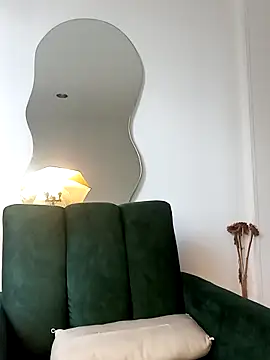 a Malgosia mako online show from October 22, 4:07 pm