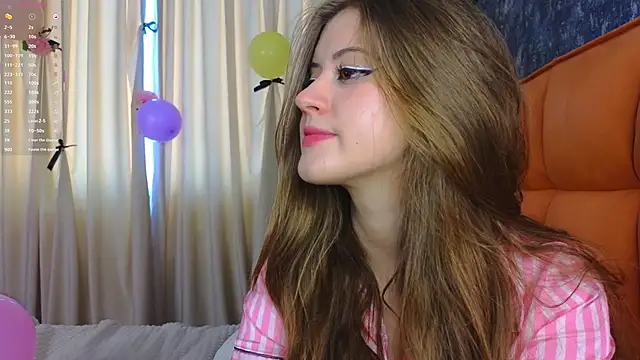 Snapshot of Orivienne chatting on September 14, 7:18 am Orivienne online show from September 14, 7:18 am