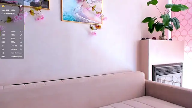 Snapshot of Orivienne chatting on September 15, 6:57 am Orivienne online show from September 15, 6:57 am